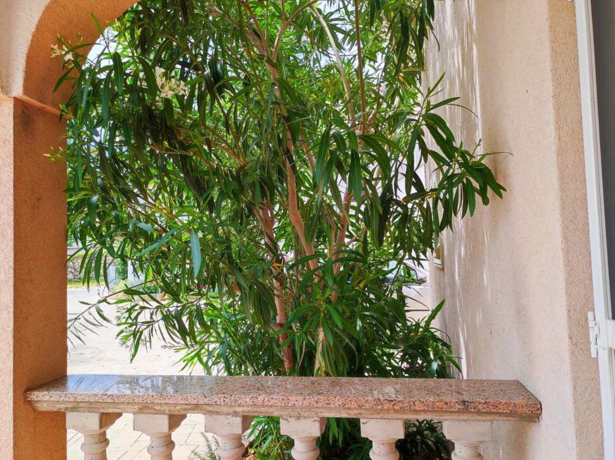 Apartment Rose Krk Town Extérieur photo